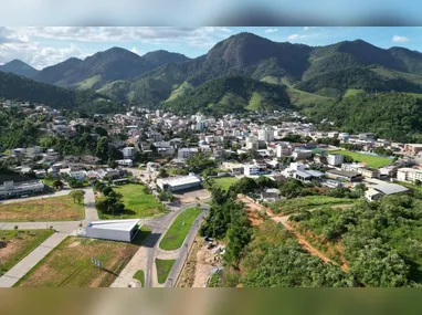 Imagem ilustrativa da imagem Cidade do ES proíbe bebida alcoólica em praças com multa de até R$ 562