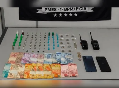 Imagem ilustrativa da imagem Gerente do tráfico é preso e adolescente apreendido em Vitória
