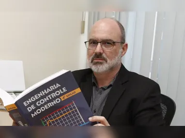Araújo calculou o número de possíveis beneficiados a partir do número de consumidores com carteira assinada