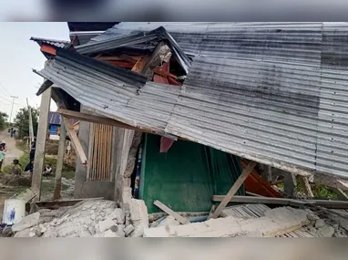 Uma tela de televisão exibe imagens de arquivo durante um telejornal na Estação   Ferroviária de Seul, na Coreia do Sul, para contextualizar a disparada de mísseis pela   Coreia do Norte, nesta quinta-feira, 20 de agosto de 2026. A Coreia do Norte disparou nesta quinta-feira, 20, uma salva de mísseis balísticos em direção ao mar, informou o   Exército sul-coreano, um dia após Pyongyang minimizar a decisão dos EUA de reduzir   exercícios militares com a Coreia do Sul, em um aparente gesto para tentar retomar a via diplomática