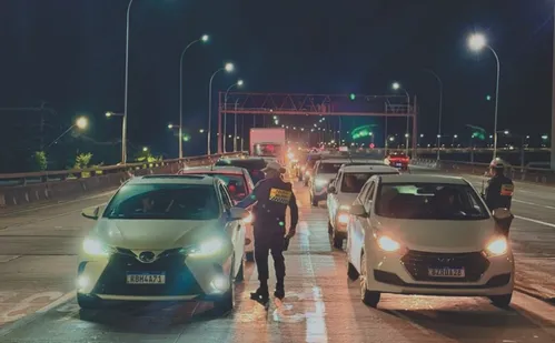 
          Imagem ilustrativa da imagem 81 motoristas terão CNH suspensa após blitze no ES
          