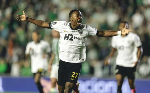 
          Imagem ilustrativa da imagem Atlético-MG aproveita falha bizarra no último lance e elimina o Juventude
          