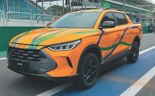 
          Imagem ilustrativa da imagem BYD Mako “provoca” rival com amarelo em Interlagos
          