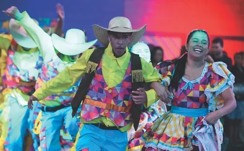 
          Imagem ilustrativa da imagem Casuarina anima festa de samba em Vitória
          