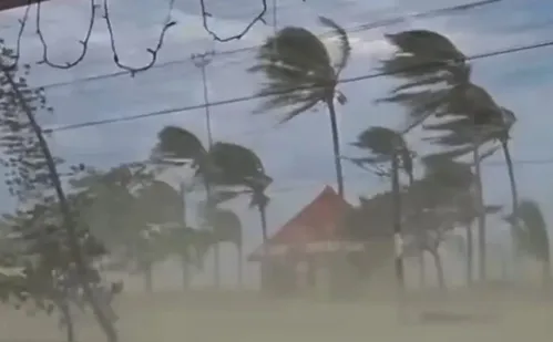 
          Imagem ilustrativa da imagem Cidade de Santos, no litoral de São Paulo, registra ventos de 109 km/h
          