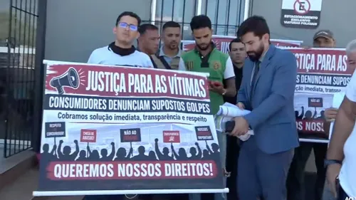 
          Imagem ilustrativa da imagem Clientes denunciam golpe de consórcio por concessionária no Grande Recife
          