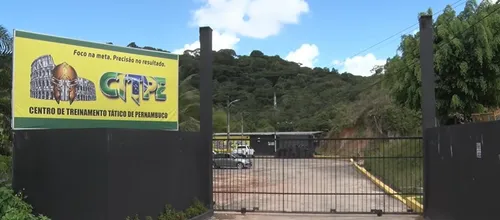
          Imagem ilustrativa da imagem Clube de tiro tem armas roubadas em São Lourenço da Mata
          