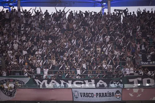 
          Imagem ilustrativa da imagem Com quatro gols anulados, Bahia e Vasco não saem do zero no Brasileirão
          