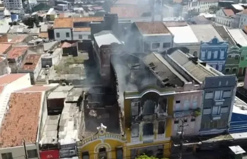 
          Imagem ilustrativa da imagem Comércio do Centro do Recife passa por vistorias contra incêndios
          