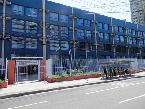 
          Imagem ilustrativa da imagem Concursos em Educação abrem milhares de vagas; confira as oportunidades
          