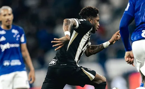 
          Imagem ilustrativa da imagem Cruzeiro e Atlético-MG empatam em noite de golaços e queda feia no Mineirão
          