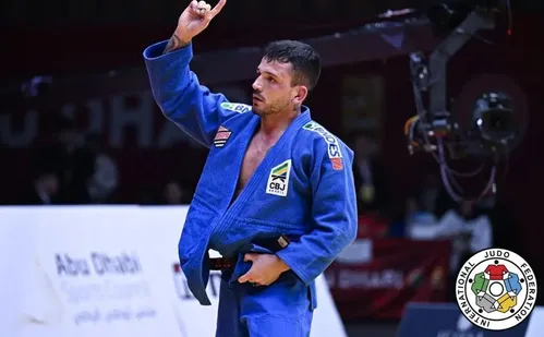 
          Imagem ilustrativa da imagem Daniel Cargnin é ouro no Grand Slam de Lausanne de judô
          