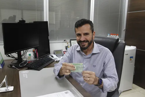 
          Imagem ilustrativa da imagem Detran convoca 3 mil capixabas para tirar CNH de graça
          
