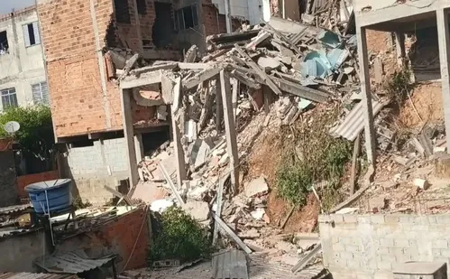 
          Imagem ilustrativa da imagem Explosão de botijão de gás causa interdição de 13 casas em São Paulo
          