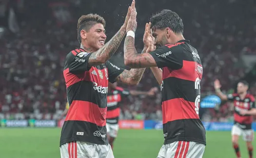
          Imagem ilustrativa da imagem Flamengo esquenta a caça ao líder
          