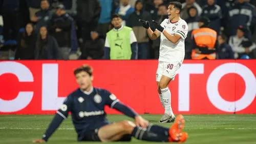 
          Imagem ilustrativa da imagem Fluminense supera expulsão e polêmica, elimina Rivadavia nos pênaltis e avança
          