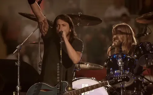 
          Imagem ilustrativa da imagem Foo Fighters anuncia dois shows no Brasil em 2027 com turnê 'Take Cover'
          