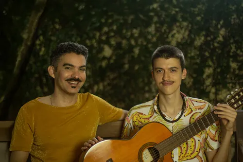 
          Imagem ilustrativa da imagem Garimpo Sonoro reúne moda circular, música ao vivo, vinis raros
          