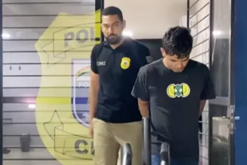 
          Imagem ilustrativa da imagem Grávida é esfaqueada por ex na frente da filha em Caruaru
          