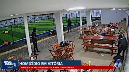 
          Imagem ilustrativa da imagem Homem é executado dentro de campo de futebol society em Vitória de Santo Antão
          