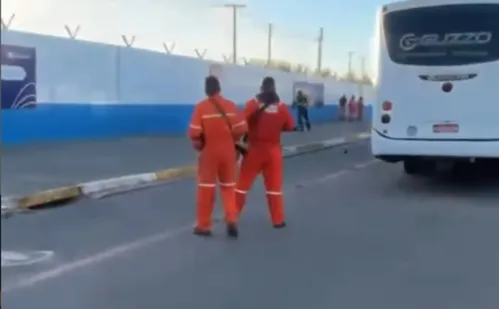 
          Imagem ilustrativa da imagem Homem é morto a tiros em estacionamento de empresa em Aracruz
          