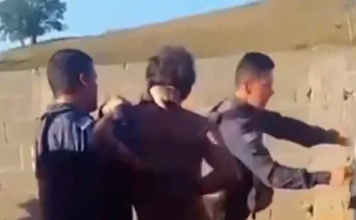 
          Imagem ilustrativa da imagem Homem é preso por agredir e ameaçar a mãe no Sul do Estado
          