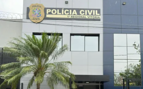 
          Imagem ilustrativa da imagem Homem é preso suspeito de furtar loja de shopping usando óculos com câmera
          