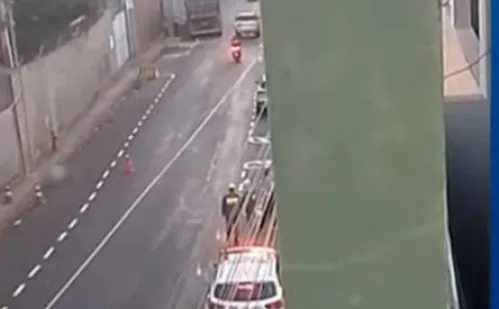 
          Imagem ilustrativa da imagem Homem em situação de rua é atropelado e morre ao dormir sob caminhão em Vila Velha
          