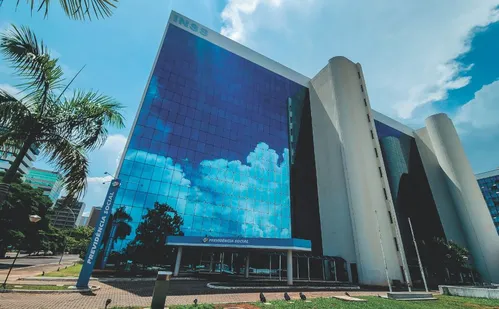 
          Imagem ilustrativa da imagem INSS nega metade dos pedidos de auxílio, licença e aposentadoria
          