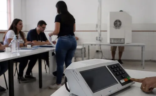 
          Imagem ilustrativa da imagem Justiça convoca 53 mil capixabas para trabalhar nas eleições deste ano
          