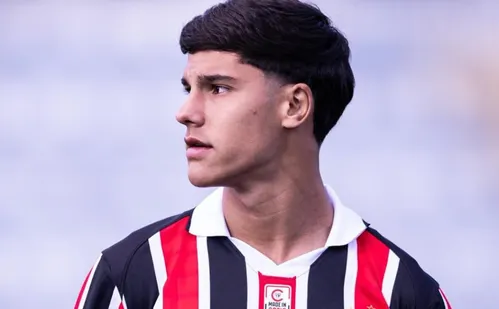 
          Imagem ilustrativa da imagem Lateral do São Paulo é detido sob suspeita de atropelar e matar idoso de 84 anos
          