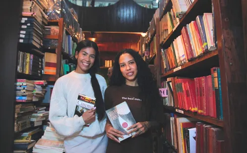 
          Imagem ilustrativa da imagem “Livraria misteriosa” no centro de Vitória reabre com mais de 40 mil livros
          