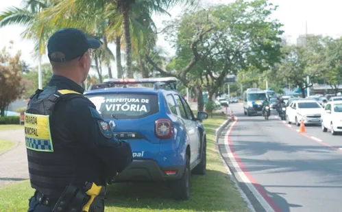 
          Imagem ilustrativa da imagem Mais de mil motoristas recusam bafômetro e têm CNH suspensa em Vitória
          