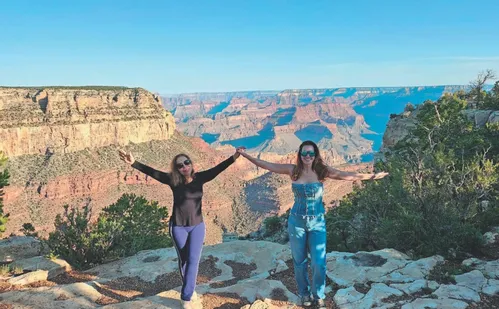 
          Imagem ilustrativa da imagem Mais mulheres estão viajando sozinhas pelo mundo após os 60 anos
          