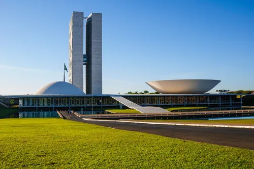 
          Imagem ilustrativa da imagem Momento para candidatos definerem suplentes ao Senado
          