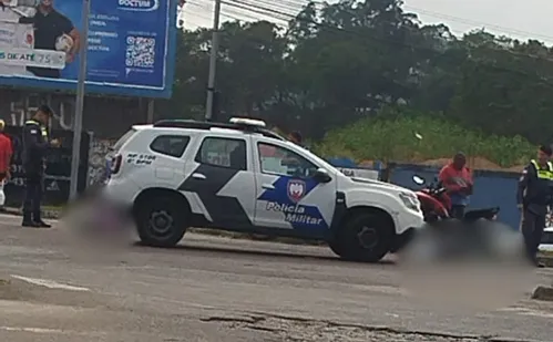 
          Imagem ilustrativa da imagem Motorista de aplicativo bate em árvore e morre em Vitória
          