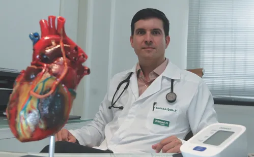 
          Imagem ilustrativa da imagem Mudança nos critérios para identificar infarto
          