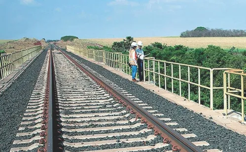 
          Imagem ilustrativa da imagem Obra em ferrovia beneficia o Espírito Santo
          