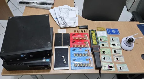 
          Imagem ilustrativa da imagem Operação da Polícia Civil combate fraudes em concurso da PMPE
          