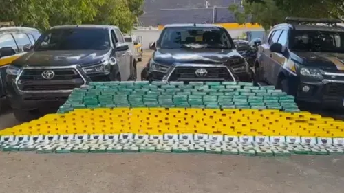 
          Imagem ilustrativa da imagem PRF apreende 450 kg de cocaína e pasta base em Salgueiro
          
