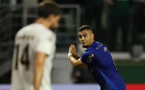 
          Imagem ilustrativa da imagem Palmeiras atropela um Santos sem Neymar e abre vantagem nas quartas
          