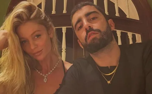 
          Imagem ilustrativa da imagem Pedro Scooby confirma fim do casamento com Cintia Dicker
          