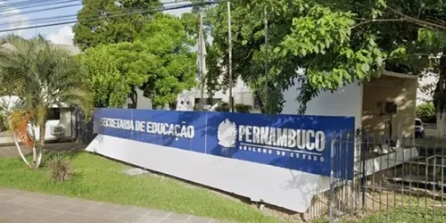 
          Imagem ilustrativa da imagem Pernambuco abre seleção simplificada para professores com salários de até R$ 5 mil
          