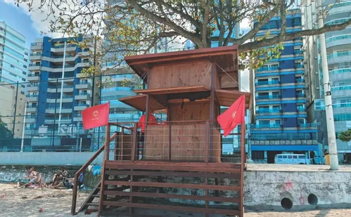
          Imagem ilustrativa da imagem Praia do Morro terá seis novos postos elevados para guarda-vidas
          