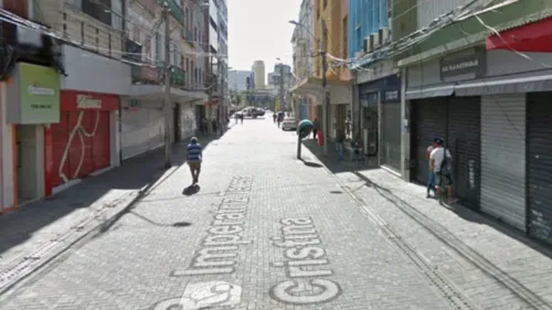 
          Imagem ilustrativa da imagem Recife anuncia reabertura da Rua da Imperatriz para circulação de carros
          