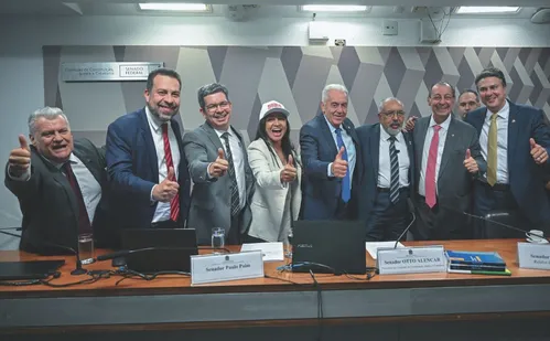 
          Imagem ilustrativa da imagem Redução da jornada de trabalho para 40 horas avança no Senado
          