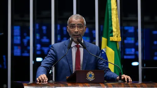 
          Imagem ilustrativa da imagem Romário anuncia saída do PL e apoio à candidatura de Eduardo Paes
          