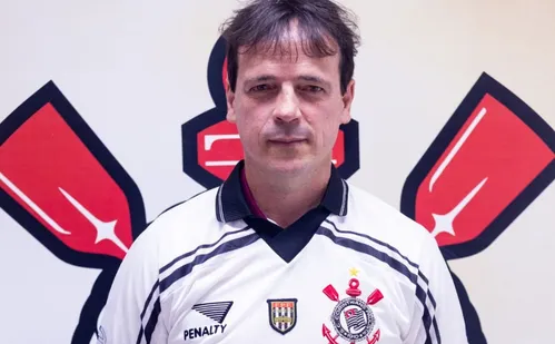 
          Imagem ilustrativa da imagem STJD denuncia Diniz, que pode pegar três jogos de gancho no Corinthians
          