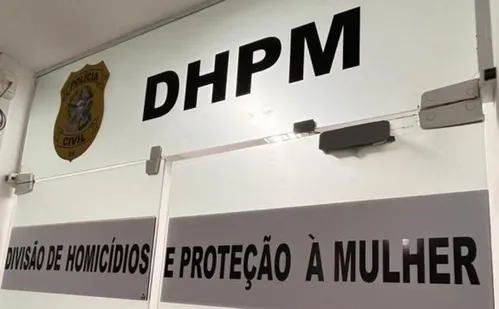 
          Imagem ilustrativa da imagem Suspeito foge após esfaquear companheira em Cariacica
          