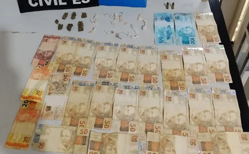 
          Imagem ilustrativa da imagem Suspeitos de tráfico e posse ilegal de arma são presos em Alto Rio Novo
          